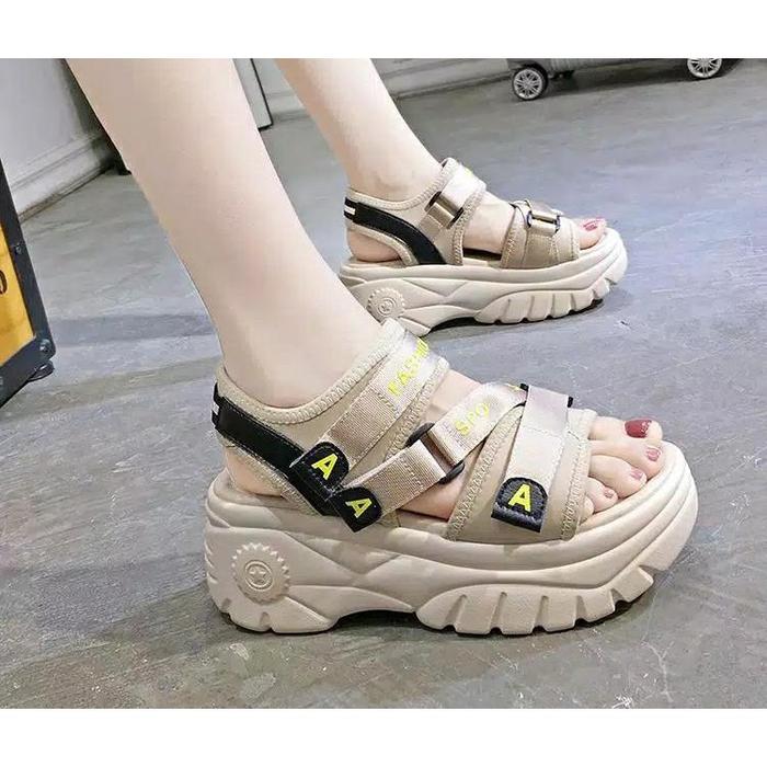 Gambar SANDAL GUNUNG WANITA KOREA SOL TINGGI K19 - Kream, 37 dari danaya 123 undefined Tokopedia