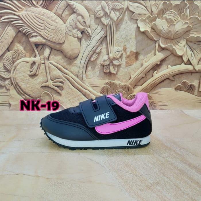 Gambar Sepatu Nike Anak Laki dan Perempuan 1-7 Tahun Termurah - Hitam Pink, 28-29 dari manteshope undefined Tokopedia