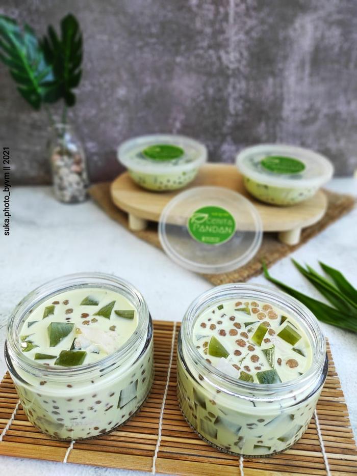 Gambar Minuman Dessert Filipina Buko Pandan Kelapa Muda 300ml Segar Halal dari Tonychrisshop undefined Tokopedia