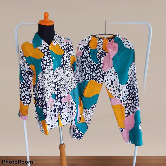 Gambar YKS-BAJU WANITA SETELAN CELANA RAYON IMPORT MOTIF ABSTRAK BATU KALI - Biru Muda dari YuKitaShopping-olshop undefined Tokopedia