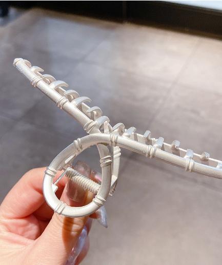 Gambar WW 46 Jepit Jepitan Rambut Jedai Salon Empress Besar Vintage Metal - mate silv bambo dari ww.san undefined Tokopedia