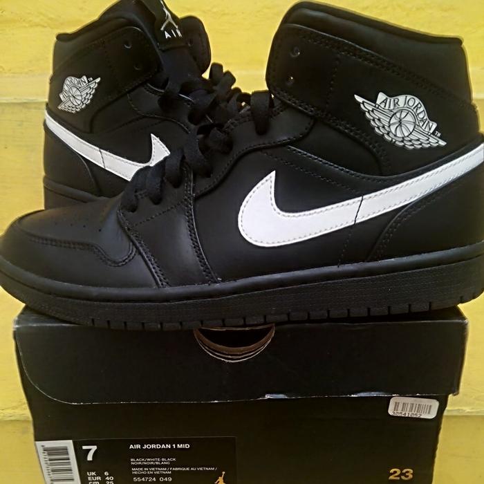Jual Air Jordan 1 Mid Black White 