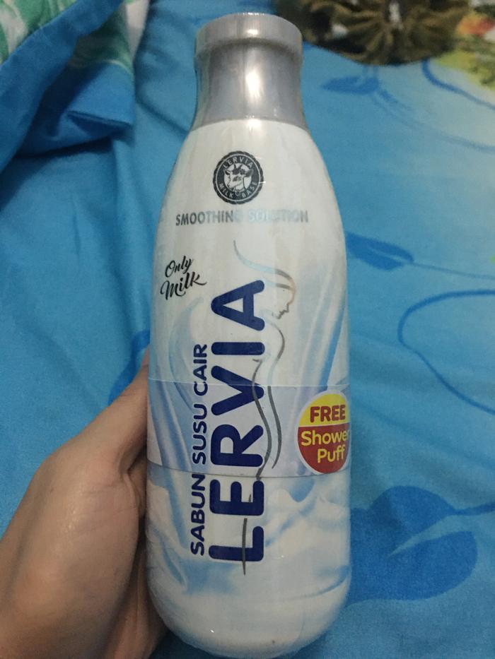 Gambar lervia sabun susu cair 250ml free shower puff dari lien'z shop undefined Tokopedia