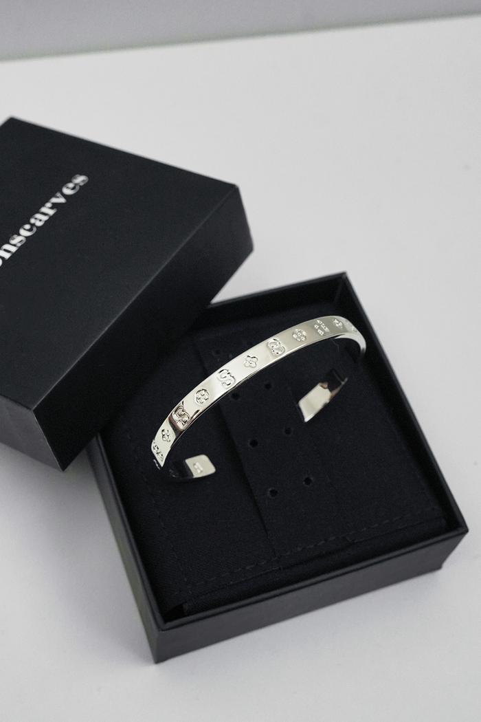 Gambar Signature Audrey Bangle - Silver dari Buttonscarves undefined Tokopedia