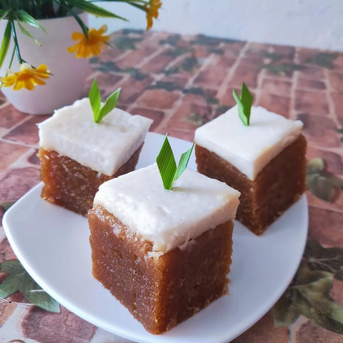 Gambar Kue Talam Singkong / kue basah jajanan pasar tradisional dari NH Kitchen TGR undefined Tokopedia
