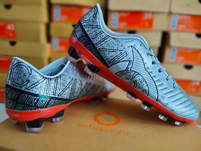 Gambar Ortuseight Catalyst Cypher FG - silver/black dari Sawangan Sports undefined Tokopedia