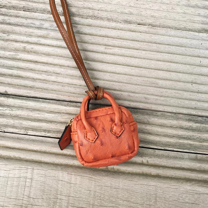 Gambar Plume Microbag Charm Vol.2 - Ostrich - Orange dari F The Label undefined Tokopedia