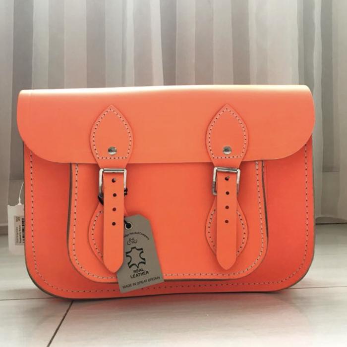 Gambar Tas Selempang Wanita CAMBRIDGE SATCHEL Neon Leather - Neon Orange, All Size dari gemsclutter undefined Tokopedia