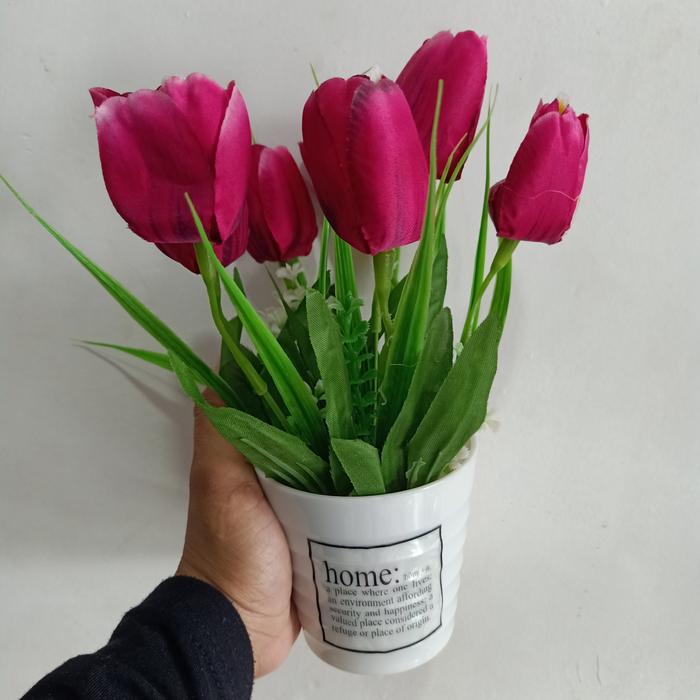 Gambar Bunga tulip bunga artificial bunga palsu pot bunga - fusia dari Ditari homedecor undefined Tokopedia