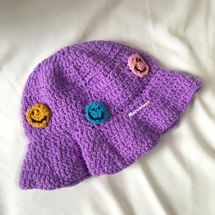 Jual Smiley bucket hat crochet - Kota 