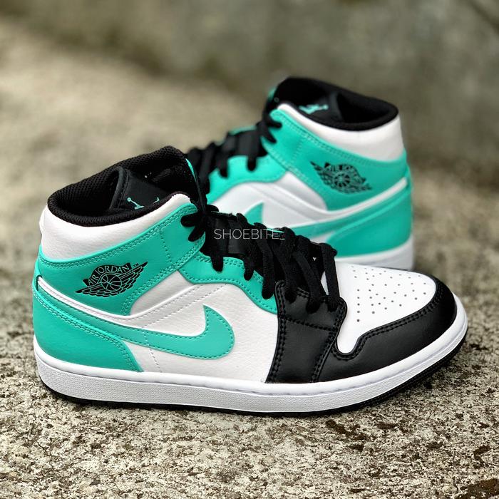 Sepatu Tropical Twist Air Jordan Nike Air Jordan Low SE TROPICAL TWIST  CK3022-301 Size