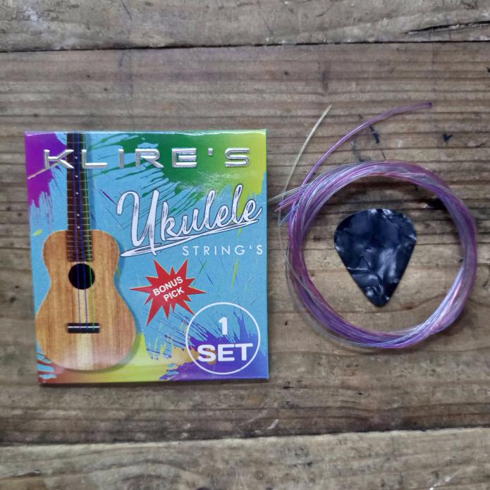 Gambar Senar Ukulele Klires 1 Set Warna Warni - Free Pick dari debalisale undefined Tokopedia