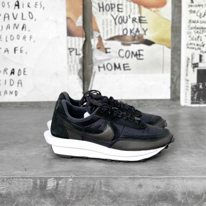 nike ld waffle sacai black nylon on feet