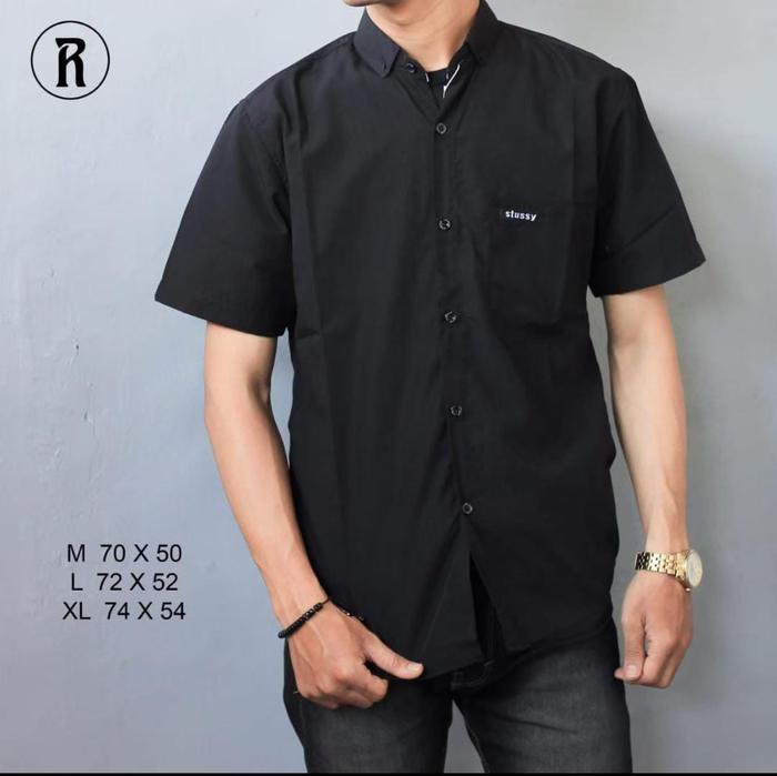 Gambar kemeja hitam polos pria lengan pendek | baju cowok slimfit | kemeja - Hitam, M dari slowzer daily wear undefined Tokopedia