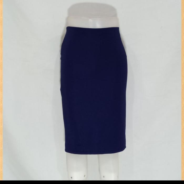 Gambar Rok Pendek Span Rok hitam Kerja Kantor Rok Hitam Bahan Karet - Hitam dari inayafashion undefined Tokopedia