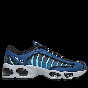 nike blue tailwind