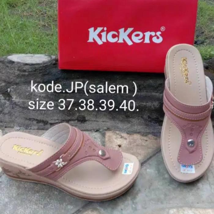 Gambar sandal kickers wanita Wedges japit kode JP KREM - SALEM, 37 dari typsyfashion undefined Tokopedia
