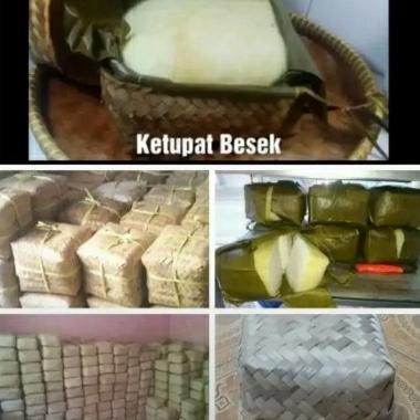 Gambar ketupat besek harga per besek bayar d tempat dari Sanggar gazebo undefined Tokopedia