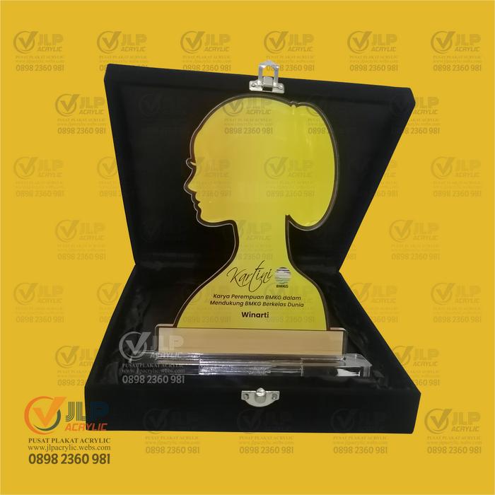 Jual [DESIGN GRATIS] Plakat, Vandel, Piagam Plakat Akrilik 20x15 + BOX ...