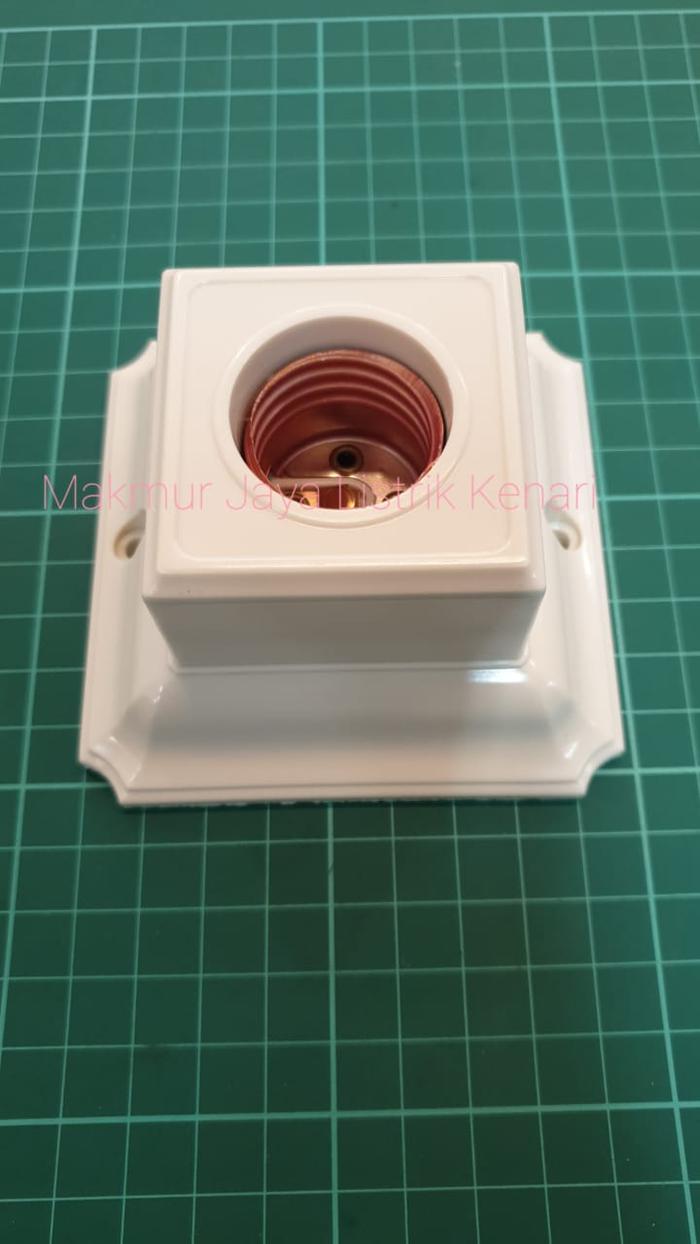 Gambar Broco Fitting Lampu Plafon E27 Bulat Oval Segi Ceiling Lamp Holder - Segi dari Makmur Jaya Listrik Kenari undefined Tokopedia