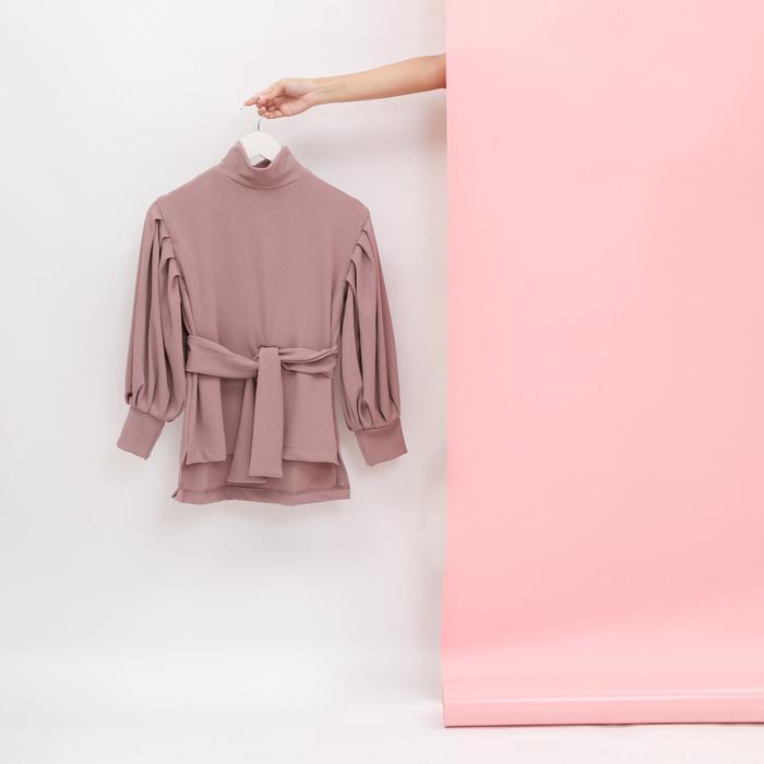 Gambar Yuka Blouse Turtleneck Waffle - Rustic dari oriid undefined Tokopedia
