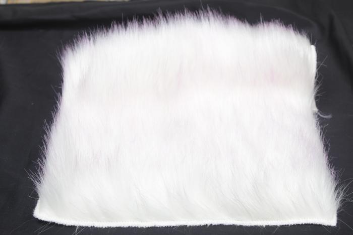 Gambar SARUNG BANTAL SOFA BULU LEMBUT 40 X 40 CM , COVER SOFA BULU halus - Putih dari Naimastore97 undefined Tokopedia