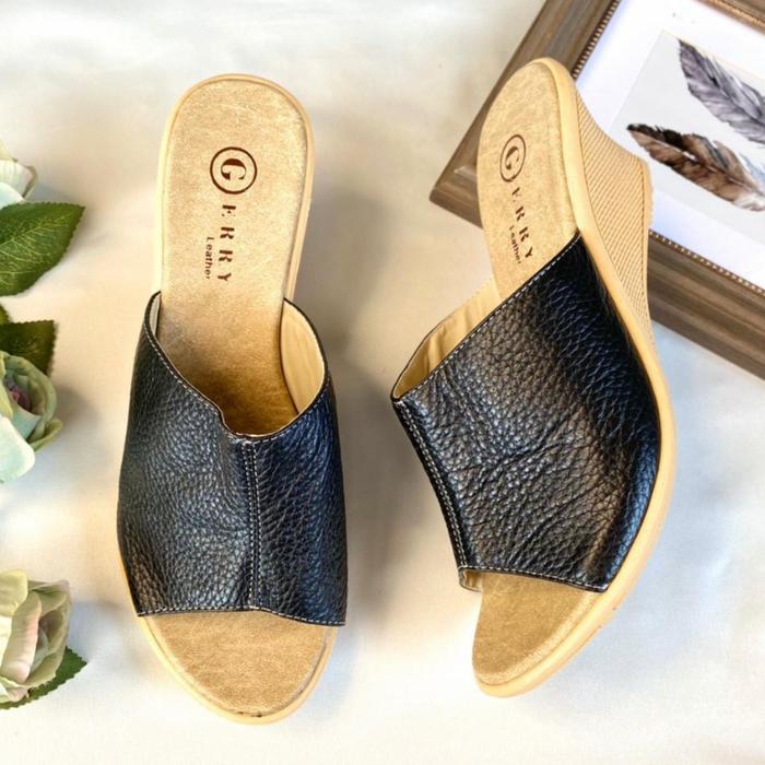 Gambar SANDAL KULIT SAPI ASLI MODEL NUNUNG 5CM SC - Hitam, 40 dari Muzza Leather undefined Tokopedia