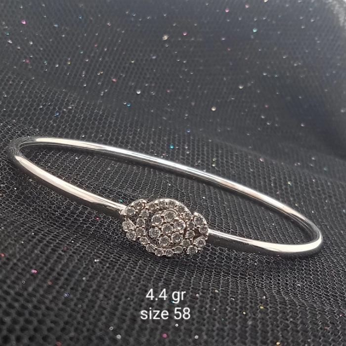 Gambar gelang emas 4.4gr kadar 750 toko emas gajah online Salatiga 582 dari CV GM ONLINE undefined Tokopedia