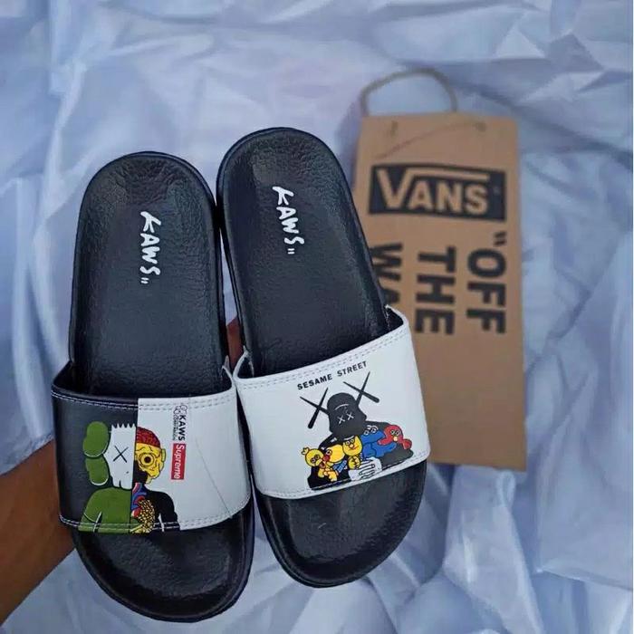 Jual Sandal KAWS Supreme Sesame Street Murah HITAM 38 Kab