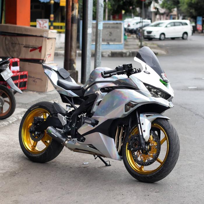 DoKlri- Kawasaki Updates 2024 ZX-25R Track Queen to 47hp - webBikeWorld