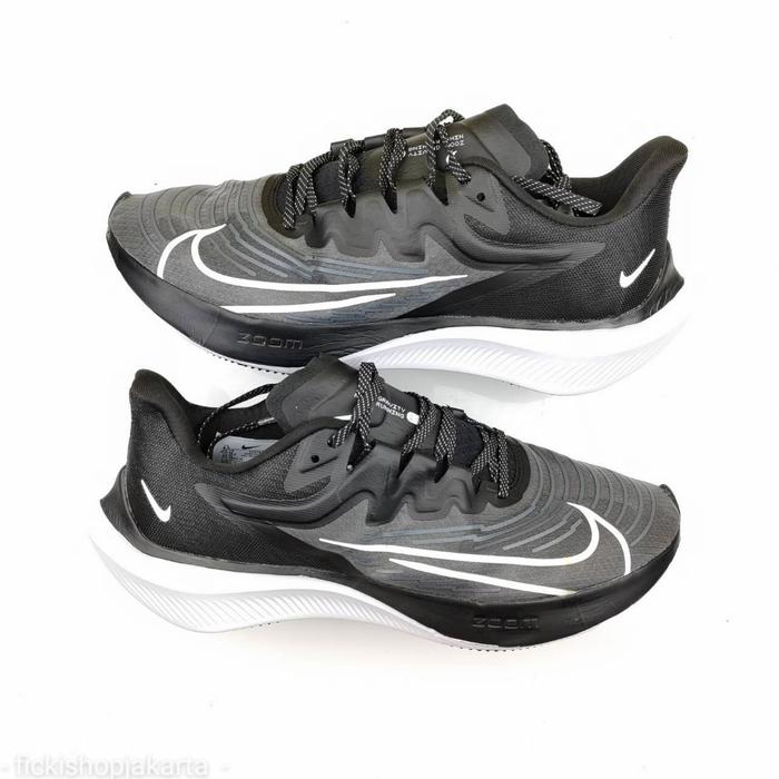 Jual SEPATU NIKE ZOOM GRAVITY 2 BLACK WHITE - 39 - Jakarta Selatan -  Fickishopjakarta | Tokopedia