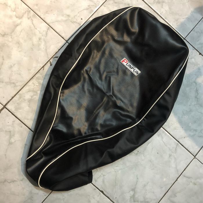 Gambar Jok Vespa Sprint Original 99% dari Punpun Apparel undefined Tokopedia