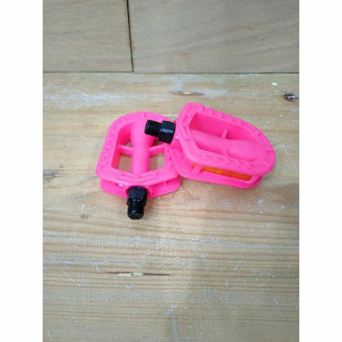 Gambar pedal sepeda anak as kecil 12 16 - pink dari aminah toserba undefined Tokopedia