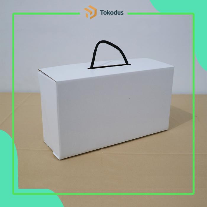 Gambar Dus Sepatu Cantik + Tali Berkualitas dan Murah Meriah ukuran 29 x 16 x 10cm - Tokodus TKI - Tali Hitam dari Tokodus TKI Kab. Bandung Tokopedia