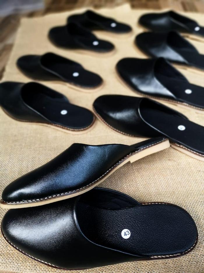 Gambar Sandal Selop Kulit Asli - 39, Hitam dari DaneshwaraCollection undefined Tokopedia