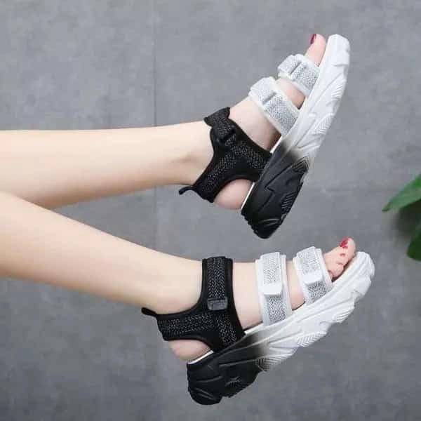 Gambar sandal gunung wanita Korea style murah kekinian sendal tali korea - Putih+Hitam, 40 dari malkan undefined Tokopedia