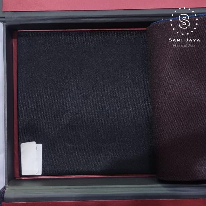 Gambar Kain Bahan Jas Celana & Wedding CARLO BOTTEGA Semi Wool Shining - Black dari Sami Jaya Tekstil undefined Tokopedia
