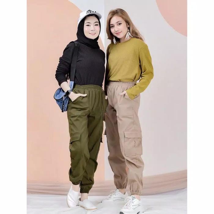 Gambar CELANA CARGO WANITA || Celana Jogger Cargo Wanita - Hitam dari ZoppaJr undefined Tokopedia