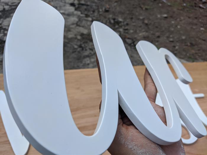 Gambar Huruf Kayu Timbul Custom T=15cm - Dekorasi Backdrop Tulisan Dinding - warna dari Titik Pola undefined Tokopedia