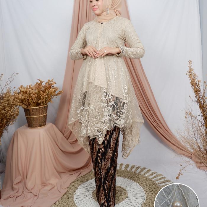 Gambar kebaya shanghai busui arumi/kebaya tunik/kebaya busui - cream, M dari towosolshop undefined Tokopedia