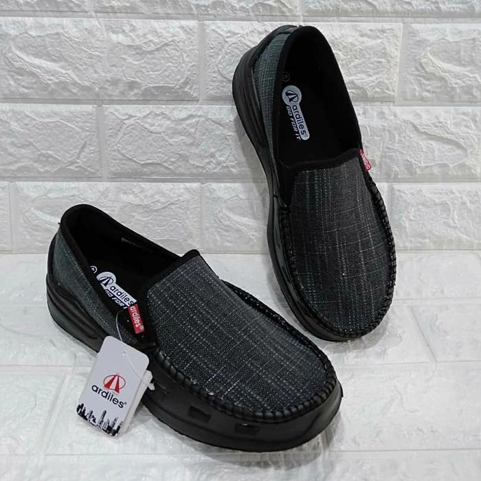 Gambar Sepatu ARDILES slip on ringan laki-laki ARDILES NEW RICHESE black - Hitam, 42 dari Murah Meriah Shoes undefined Tokopedia