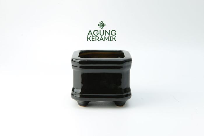 Gambar Pot Profil Persegi Agung Keramik - Hitam dari Agung.Keramik undefined Tokopedia