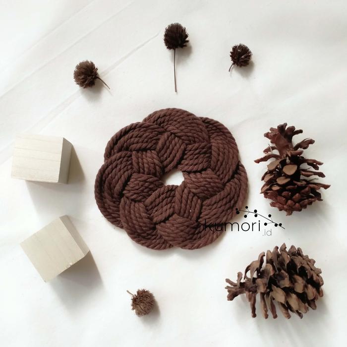 Gambar Macrame Coaster 02 / Tatakan Gelas 02 - Coklat Tua dari kumoriid undefined Tokopedia