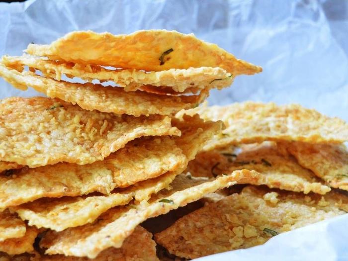 Gambar KERIPIK KRIPIK TEMPE MERK KAROMAH ENAK GURIH OLEH OLEH KHAS WONOGIRI dari toserdas undefined Tokopedia