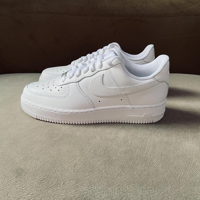 Jual Nike Air Force Triple White 42 Kota Administrasi