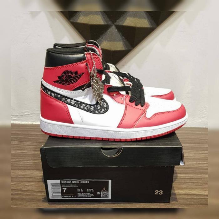 Jual NIKE AIR JORDAN CICHAGO x DIOR Kota Tangerang