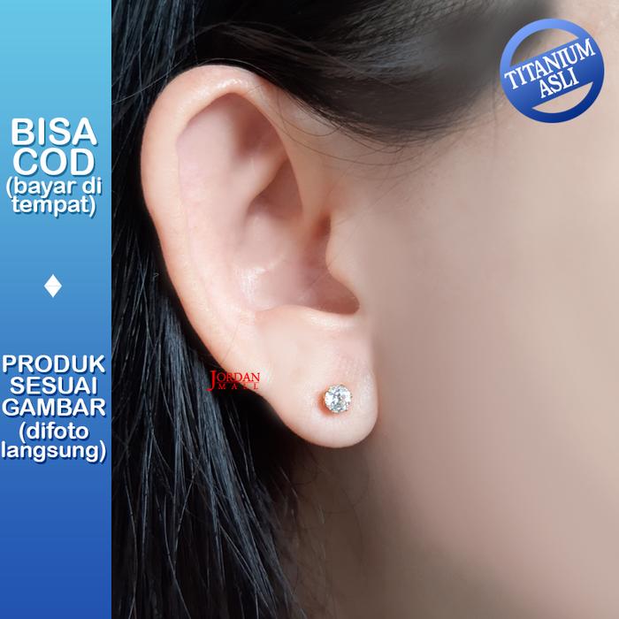 Gambar Anting Tindik Titanium Wanita Piercing Emas Gold Fashion - Jordanmall - 0,5 dari Jordanmall undefined Tokopedia
