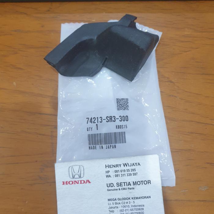 Gambar Karet Penutup Cover engsel kap cup mesin Honda Civic Genio Estilo Ori - kiri penumpang dari Setia Motor UD undefined Tokopedia
