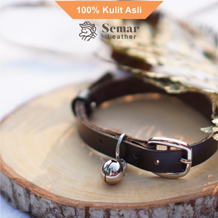 Gambar Kalung Kucing Kulit Asli Coklat Tua Anti Kutu Gratis Ukir Nama - Kalung+Lonceng dari Semar Leathers undefined Tokopedia