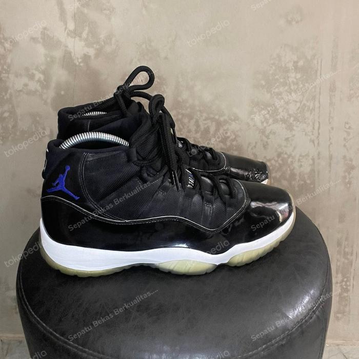 Jual nike air jordan 11 space jam 